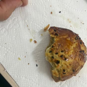 Poğaçadan Çıkan Plastik Parça Gıda Güvenliğini Tehdit Ediyor