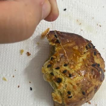 Poğaçadan Çıkan Plastik Parça Gıda Güvenliğini Tehdit Ediyor