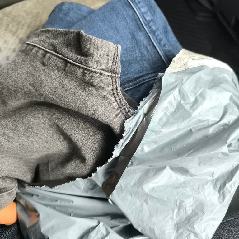 Aras Kargo'dan Gelen Kullanılmış Çocuk Pantolonları İade Talebi