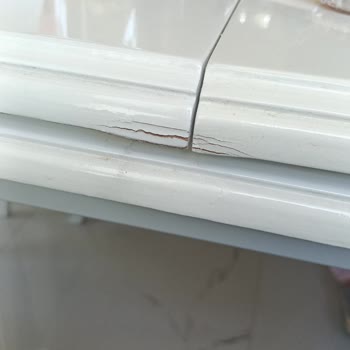 İstikbal Yemek Masasında Çatlama Ve Boya Çözülmesi Garanti Dışı Ücret Talebi