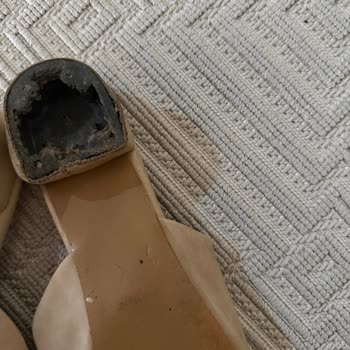 FLO Terliğinin 3 Ayda Dikiş Patlaması Ve İade Reddi