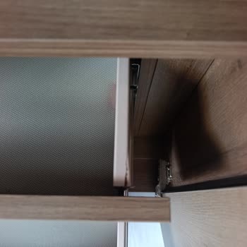 Kırık Ve Eksik Parçalar Nedeniyle Yatak Odası Takımı Kullanılamaz