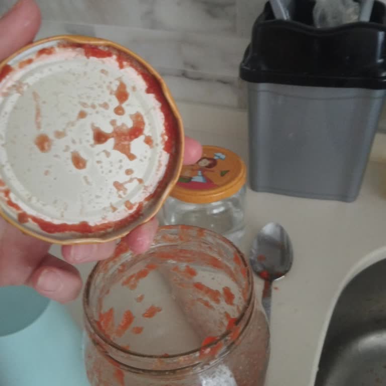 Sarkap Konserve Kapakları Tutmadı, Menemen Bozuldu