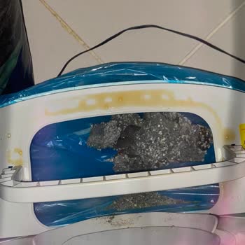 Koçtaş Kedi Tuvaletinde Sürekli Sızdırma Ve Satıcı Tarafından Kedinin Suçlanması
