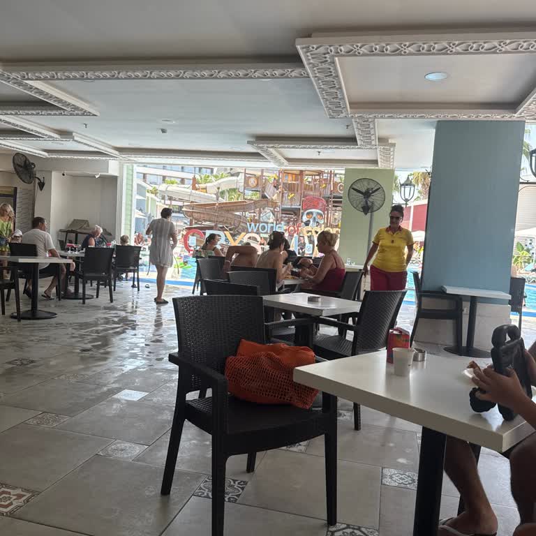 Tansiyon Hastası Anneanne İçin Gürültülü Otelde Konaklama Ve Transfer Talebine Kesintili Ceza