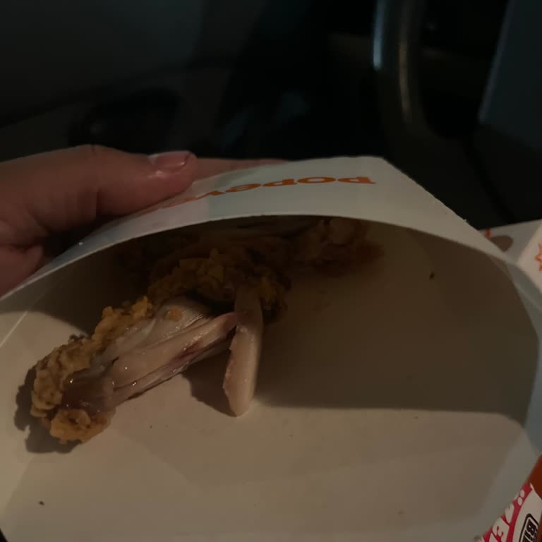 Popeyes Kapadokya Şubesinde Bozulmuş Tavuk Ve Hijyen Sorunu