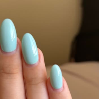 Azura Beauty & Aesthetics Yamuk Tırnak Ve Cevapsız Mesaj Mağduriyeti