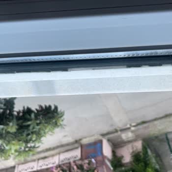 Güneş Işığına Maruz Kalan Cam Fitillerinin Sürekli Erimesi Ve Yetersiz Müşteri Desteği