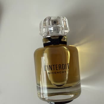 Rossmann'dan Alınan Givenchy Parfümde Üretim Tarihi Ve Renk Uyumsuzluğu
