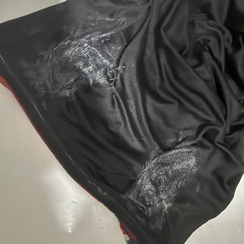 Aşırı Yapışkan Göğüs Bandı Elbisemi Mahv Etti Ve Ücret İadesi Talep Ediyorum