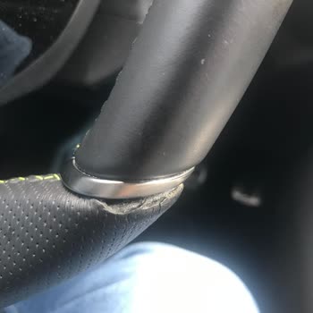 Peugeot 308 Direksiyon Simidi Kaplaması Hızlı Soyulma Ve Garanti İhlali