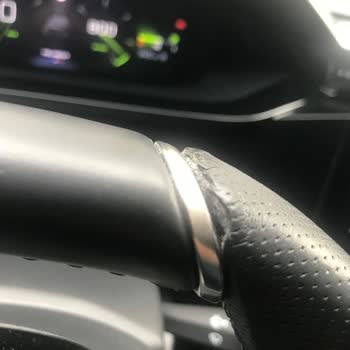 Peugeot 308 Direksiyon Simidi Kaplaması Hızlı Soyulma Ve Garanti İhlali