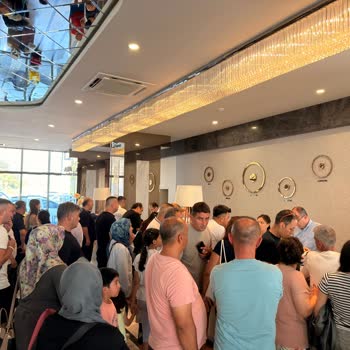 Uzun Süre Lobide Bekletilme Ve Oda Yokluğu, Hijyen Eksikliği Ve İade Reddi