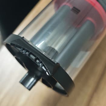Dyson V16 Şarjlı Süpürgede Toz Haznesi Kapağının Kırılması Ve Garanti Reddi