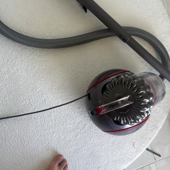 Dyson Süpürge Başlığı Kırıldı Ve Kablo Sarma Mekanizması Çalışmıyor