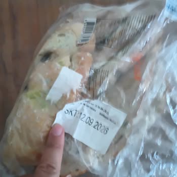 Müşteri Şikayeti: Ekmek Son Kullanma Tarihi Geçmeden Küflendi, Mağaza İade Reddetti