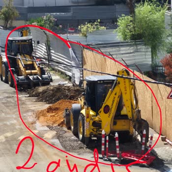 Ayedaş’ın Çınarlı Sokak Elektrik Şebekesi Yenileme Çalışması Tamamlanmadı, Yol Ve Aydınlatma Sorunlu
