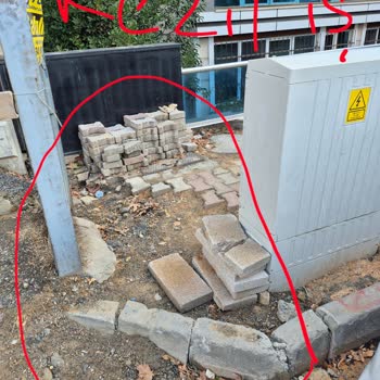 Ayedaş’ın Çınarlı Sokak Elektrik Şebekesi Yenileme Çalışması Tamamlanmadı, Yol Ve Aydınlatma Sorunlu