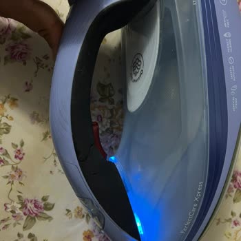 Philips Ütüsünde Kauçuk Parçası Kopması Ve Elektronik Aksamın Açığa Çıkması