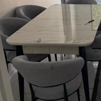 Yanlış Renk Ve Kumaşlı Sandalyeler İçin Sürekli İletişimsizlik Ve Çözüm Talebi