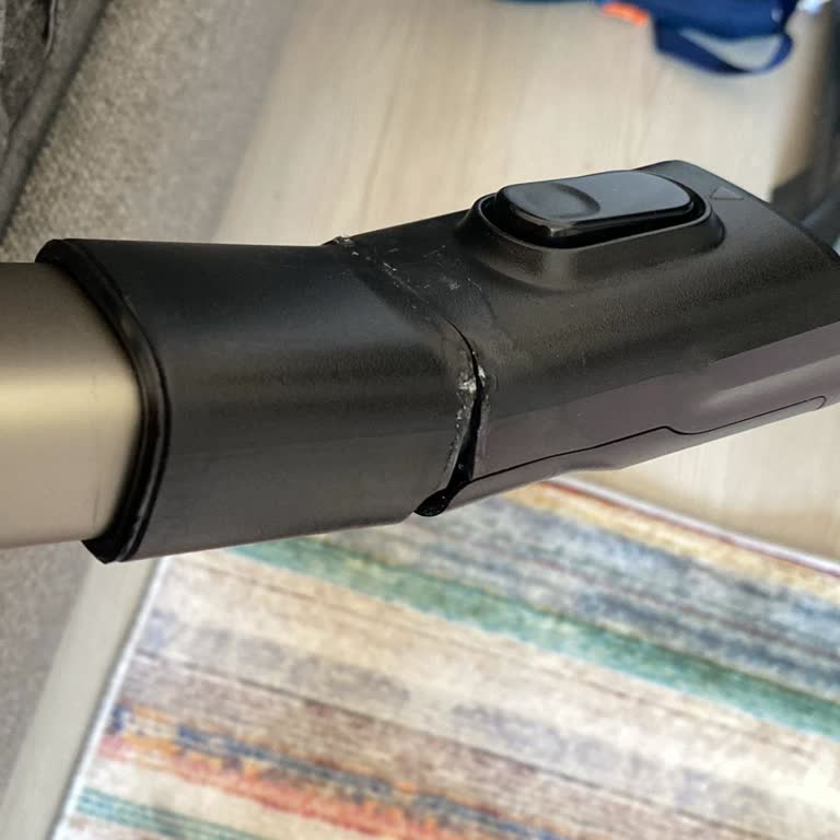 Philips Dikey Süpürge Borusu Kırıldı Ve Ücretsiz Değişim İstiyorum