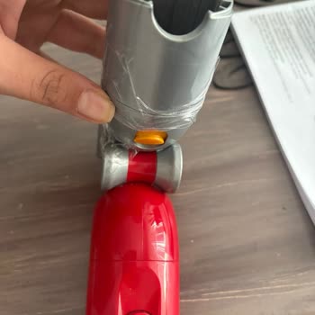 Dyson V12 Mobilya Adaptöründe Kırılma, Garanti Kapsamı Talebi