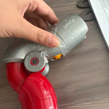 Dyson V12 Mobilya Adaptöründe Kırılma, Garanti Kapsamı Talebi