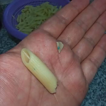 BİM Şubesinde Cardella Makarnada Mavi Plastik Parçalar Keşfedildi
