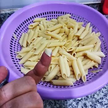 BİM Şubesinde Cardella Makarnada Mavi Plastik Parçalar Keşfedildi