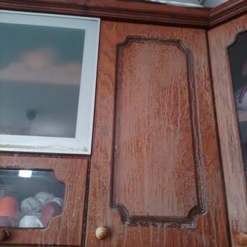 Mopas Yağ Çözücüsü Mutfak Dolabına Ciddi Zarar Verdi