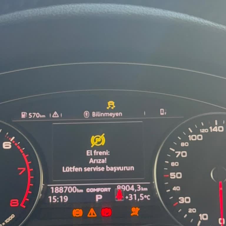 Audi A4'de Sinyallerin Aynı Anda Yanıp Sönmesi Ve Beyin Arızası