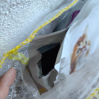 Açık Ve Dökülmüş Kedi Maması Paketi; Iade Ve Müşteri Hizmetleri Çalışmıyor