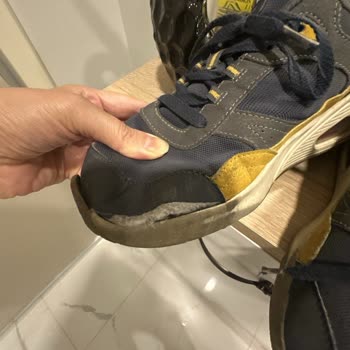 Skechers Çocuk Ayakkabısında Kısa Sürede Yırtılma Ve Kullanıcı Hatası İddiası