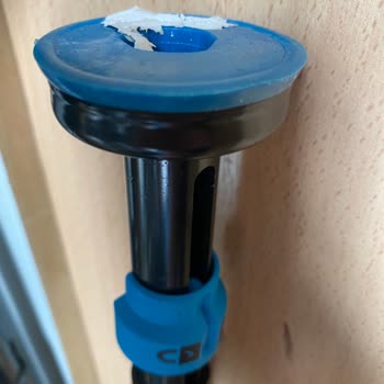 Decathlon Duvara Monte Barfiks Barının Çökmesi Ciddi Yaralanma Ve İş Kaybına Yol Açtı