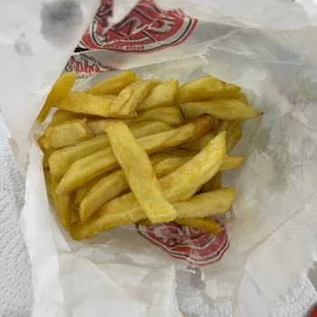 Kahramankazan Öncü Döner Şubesinde Çıtır Olmayan Patates Kızartması Ve Az Sos Şikayeti