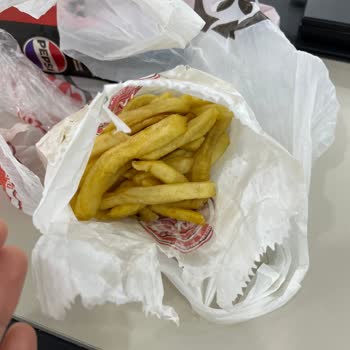 Kahramankazan Öncü Döner Şubesinde Çıtır Olmayan Patates Kızartması Ve Az Sos Şikayeti