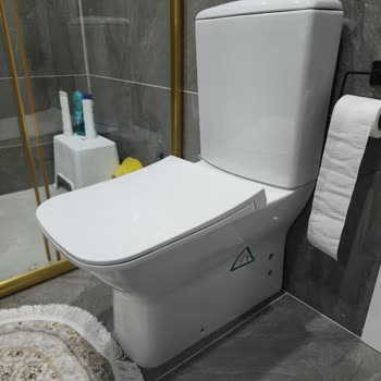 İdevit Kare Klozet Kapak Menteşesi Kırıldı Ve Parça Değişimi Gerekiyor