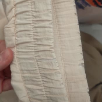Çocuk Pantolonlarının Kısa Sürede Yırtılması Ve Mağaza İle Müşteri Hizmetlerinin Çözüm Sunamaması