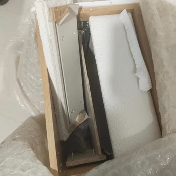 Lova Mobilya’da Teslimat Gecikmesi Ve Kırık Komodinler Nedeniyle Tam İade Ve Ücretsiz Toplama Talebi