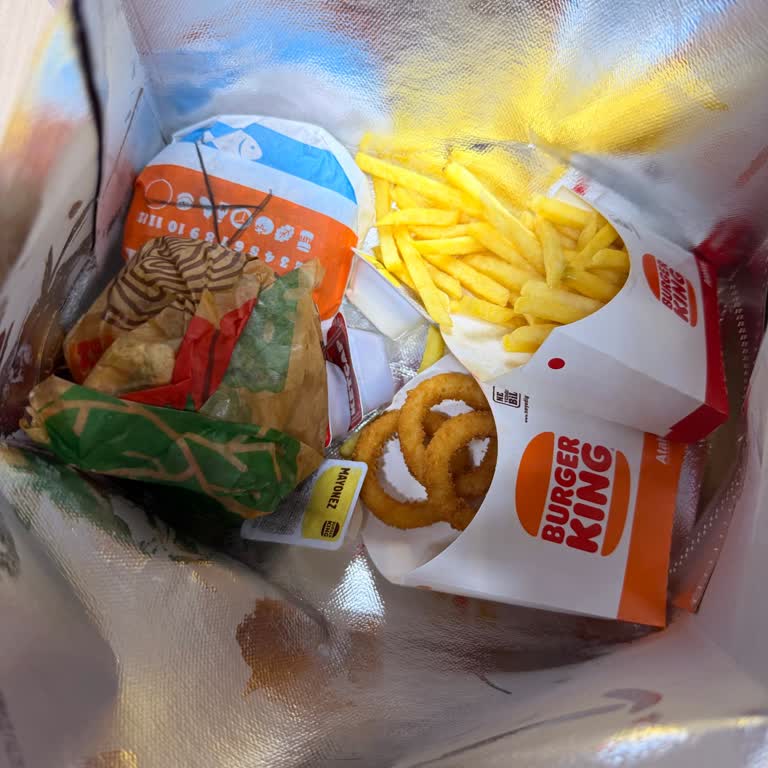 Eksik Ve Bozulmuş Sipariş, Yemeksepeti Ve Burger King Müşteri Hizmetleri Yanıt Vermedi