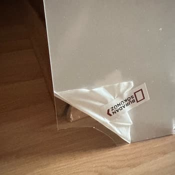 Kırık Gelen Ekran Koruyucu Ve Kargo Teslimat Sorunu Acil Çözüm Bekliyor