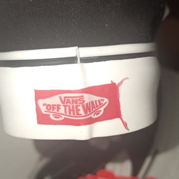 Kusurlu Gelen Vans Ayakkabı Ve Satıcıdan Hiç Geri Dönüş Yok