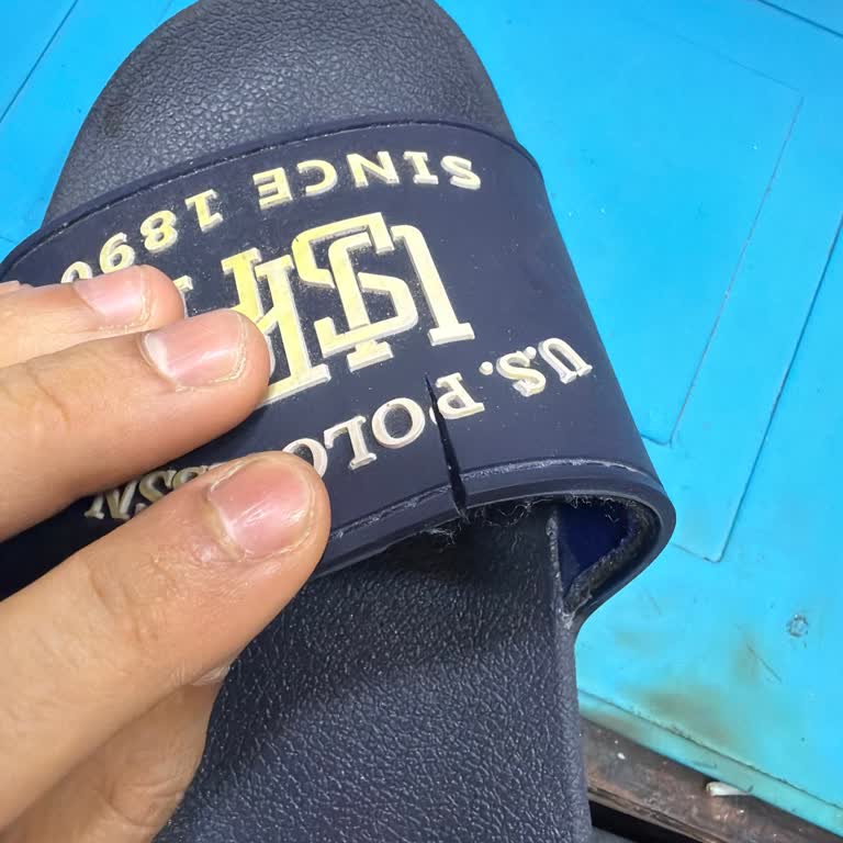 Altı Günlük Terlikte Yırtık, Hızlı İade Ve Değişim Talebi