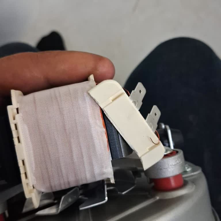Aras Kargo’da Kırık Paket Ve İletişimsizlik Şikayeti