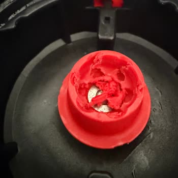 Blender Parçası 2 Kullanımda Eritildi, Bosch Güveni Sarsıldı