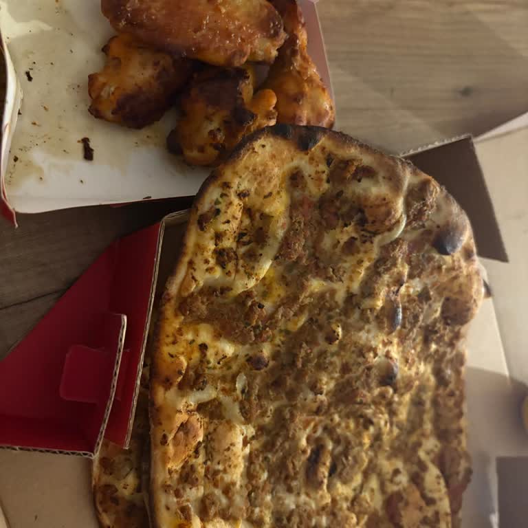Soğuk Ve Bayat Lahmacun Ve Kanatlar İçin İade Talebi