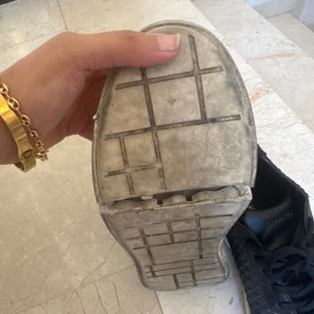 Boyner'den Aldığım Calvin Klein Ayakkabısı Kısa Sürede Ayrıldı Ve İade Talebim Cevap Bekliyor