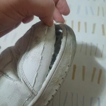 Suela despegada en zapatillas Fila sin motivo, solicito cambio o reembolso