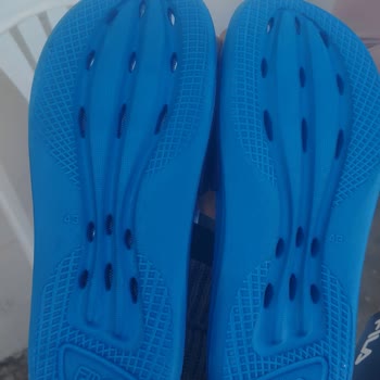 Sandalias Fila Causan Moretones y Dolor Intenso en Pies, Solicito Cambio