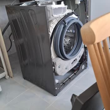 Yeni LG Çamaşır Makinesinde Sürekli Titreme Ve Kalitesiz Servis Reddine Karşı Ücret İadesi Talebi